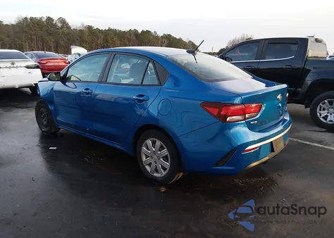 2021 Kia Rio S z USA, uszkodzony, nr VIN 3KPA24AD2ME372802